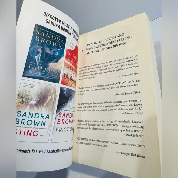 'Outfox' by Sandra Brown Softcover Novel - Picture 7 of 8